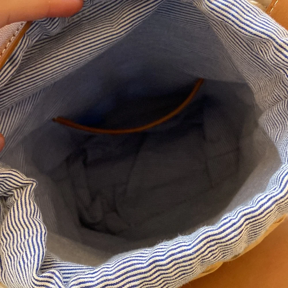 J.McLaughlin basket purse with blue striped interior and brown handle - Picture 4 of 5